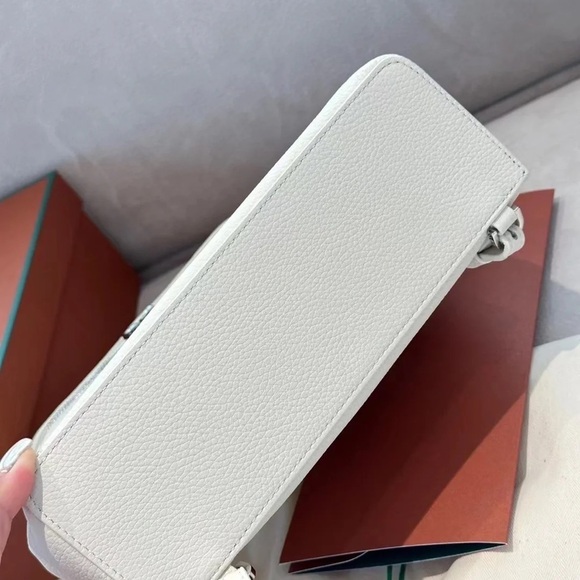 Loro Piana White Leather Shoulder Bag - Picture 4 of 5